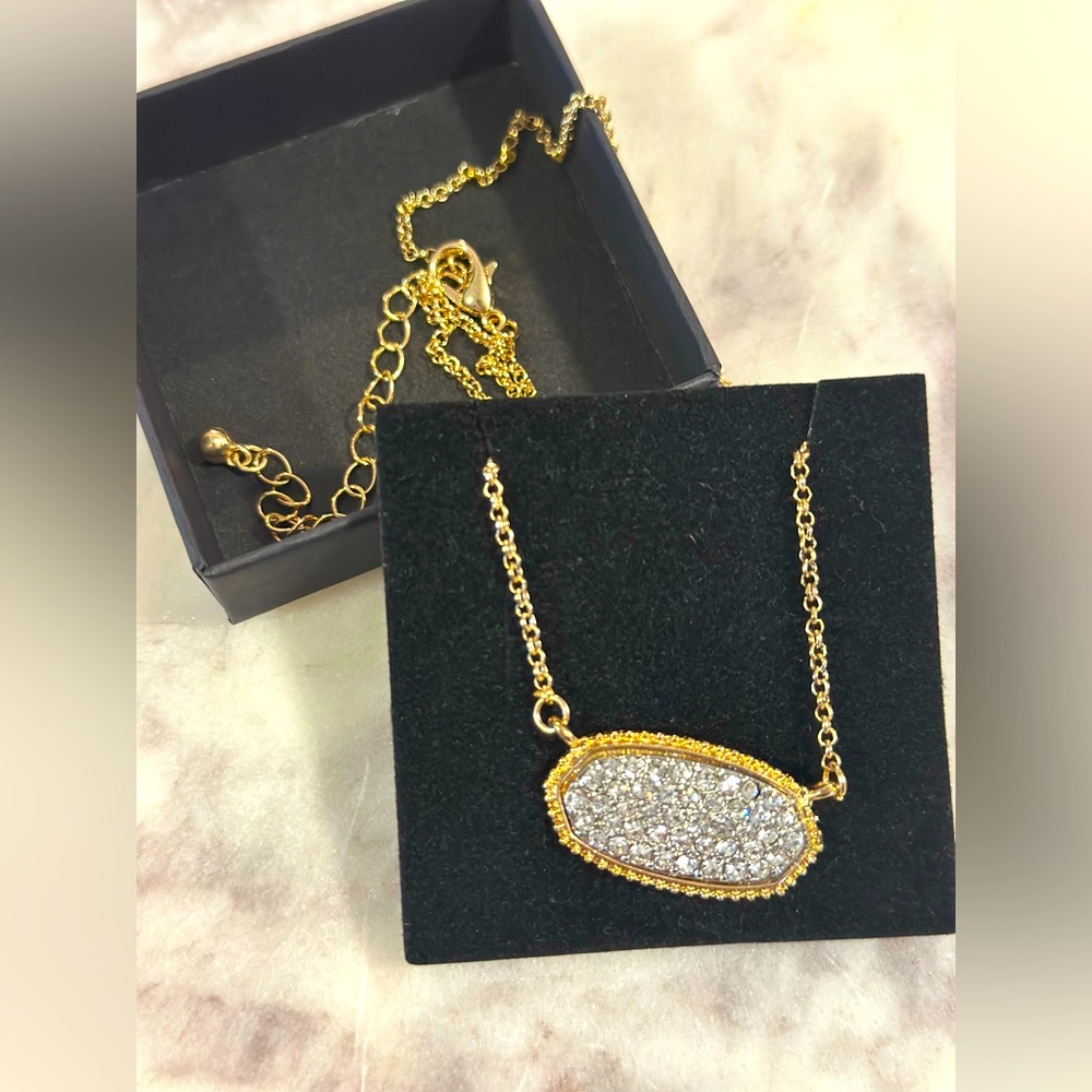 Crystals oval necklace